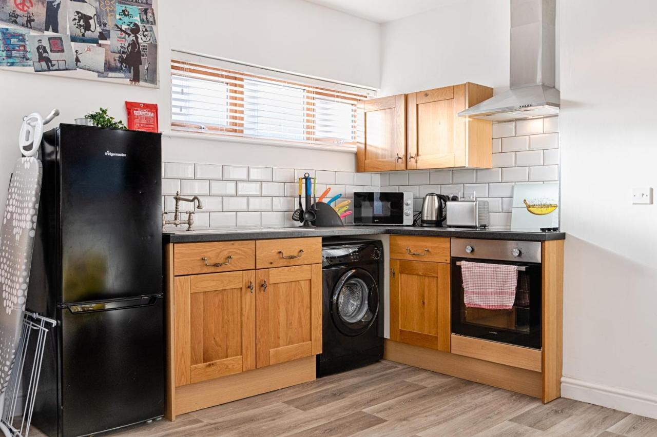 En-Suite, Parking, Fully Equipped Kitchen! スウォンジー エクステリア 写真